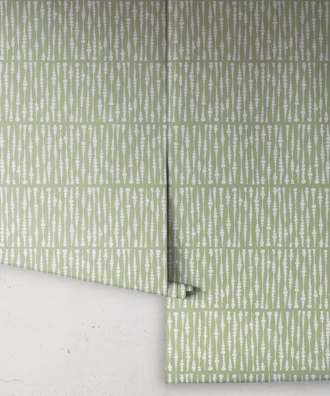 Cercles Deux Wallpaper • Snow Green • Rolls