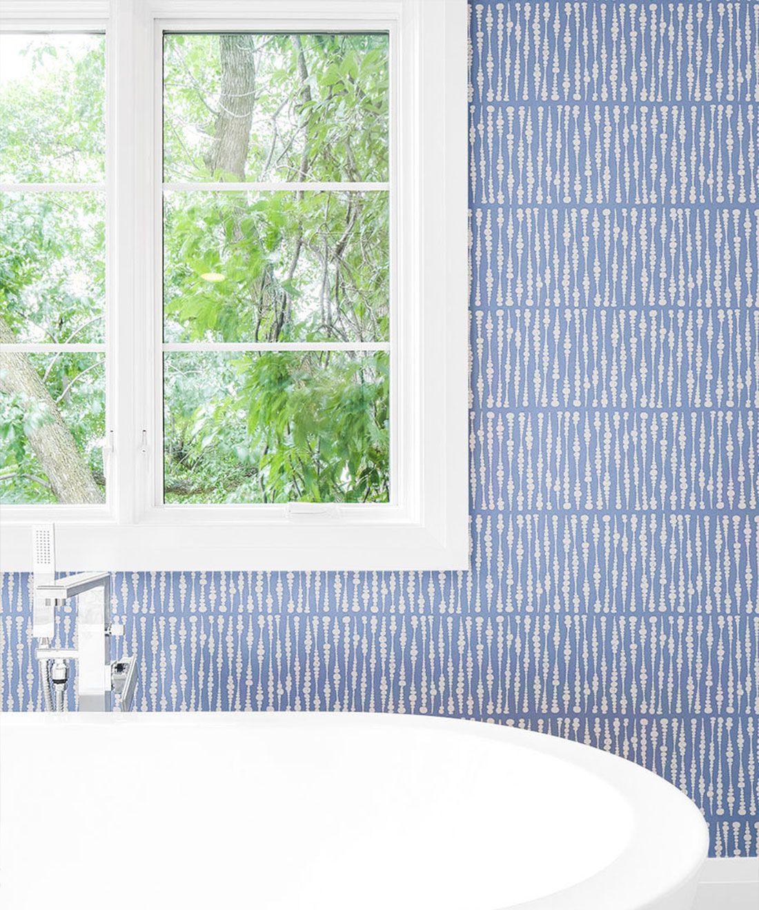 Cercles Deux Wallpaper • Snow Navy • Insitu Bathroom