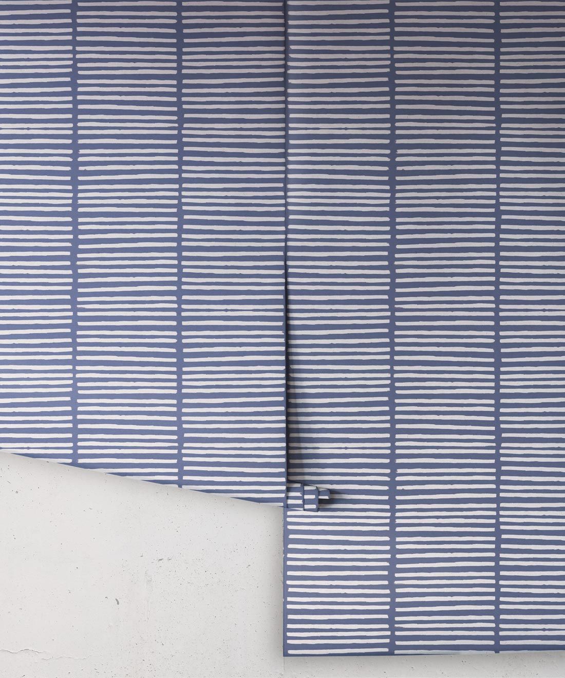 Lignes Wallpaper • Snow Navy • Rolls