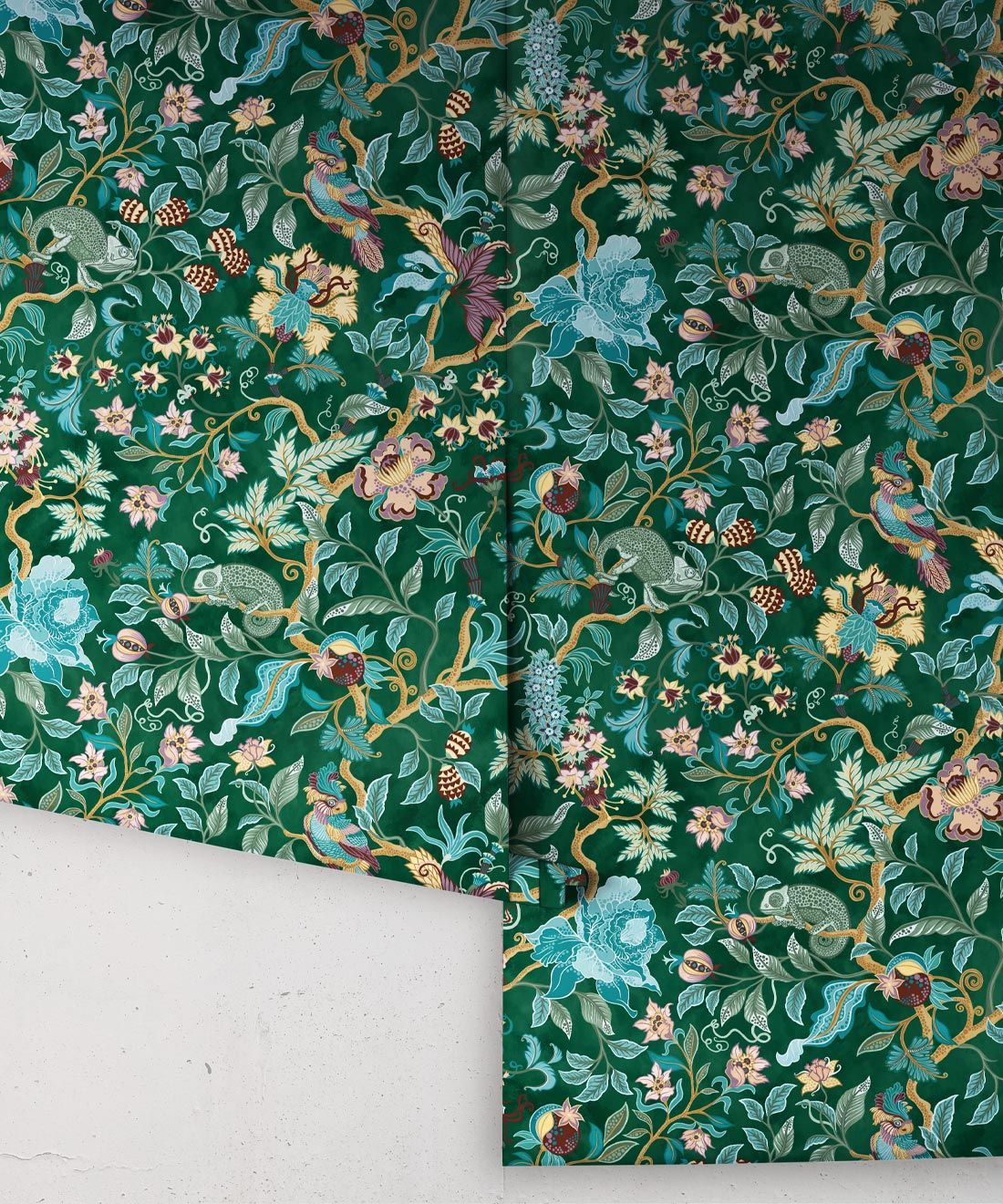 Chameleon Paradise Wallpaper • Green • Rolls