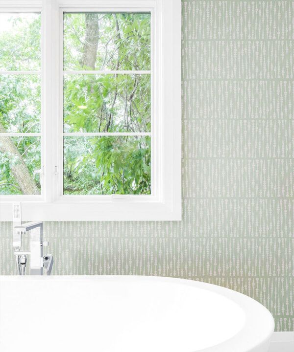 Cercles Wallpaper • Snow Green • Insitu Bathtub