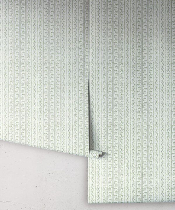 Daisy Chain Wallpaper • Mint Ivory • Rolls