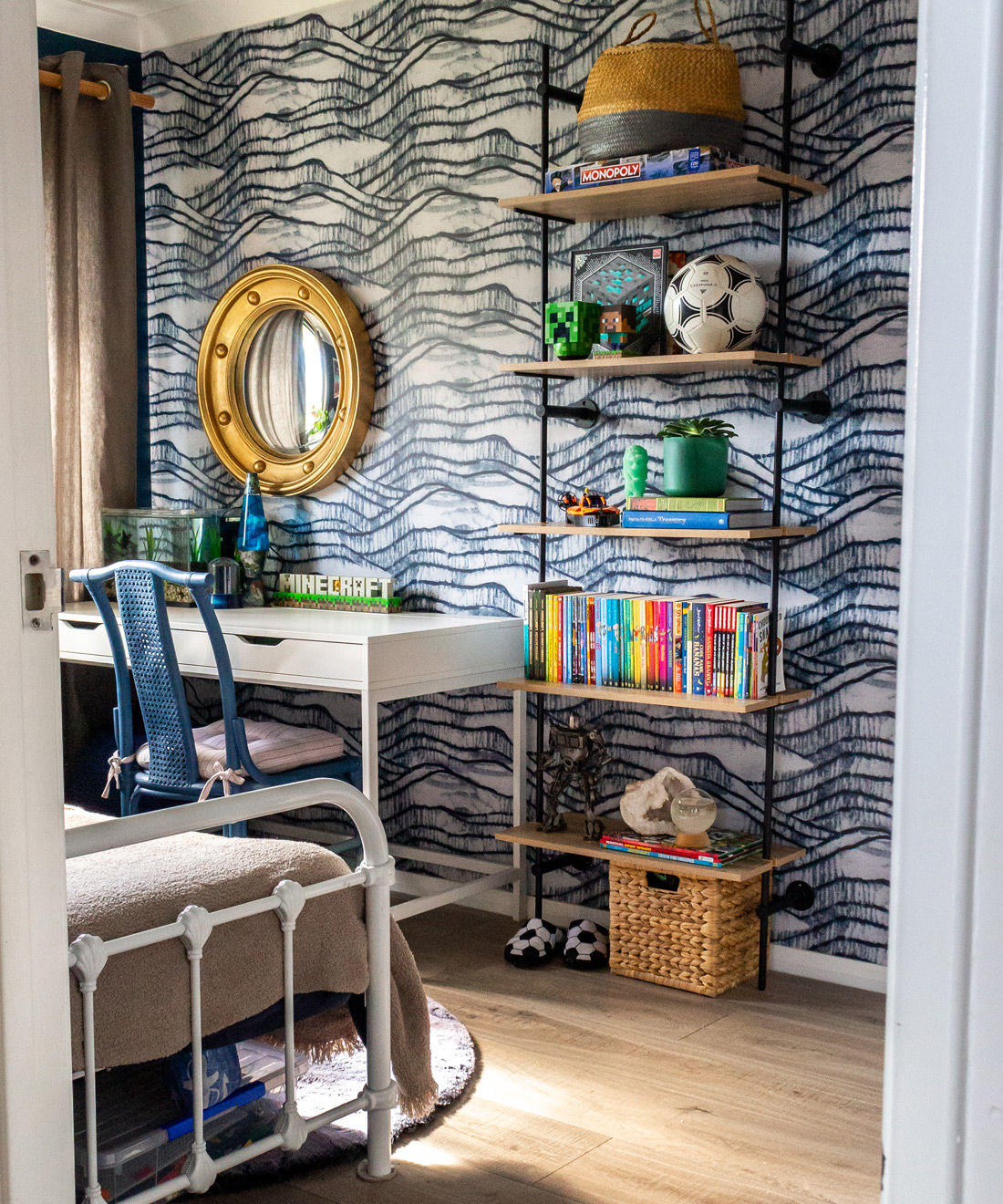 Vista Wallpaper • Zoe Gilpin • Kids Room • Summer Wallpaper