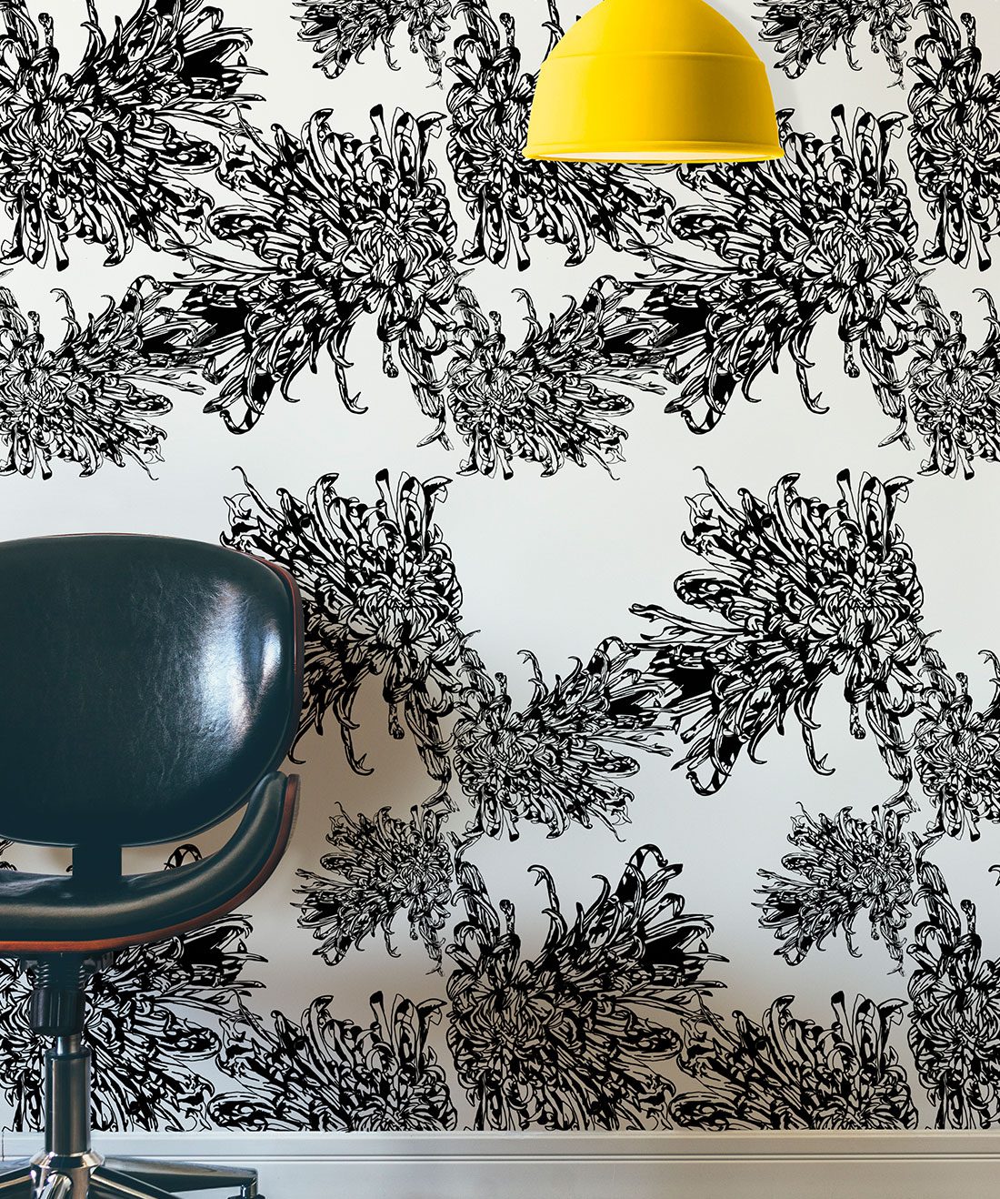 Narnie • Black & White Flower Wallpaper Swatch