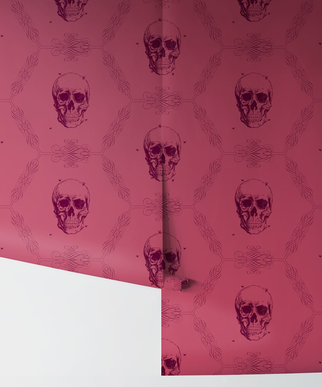 Skull & Bee Crimson