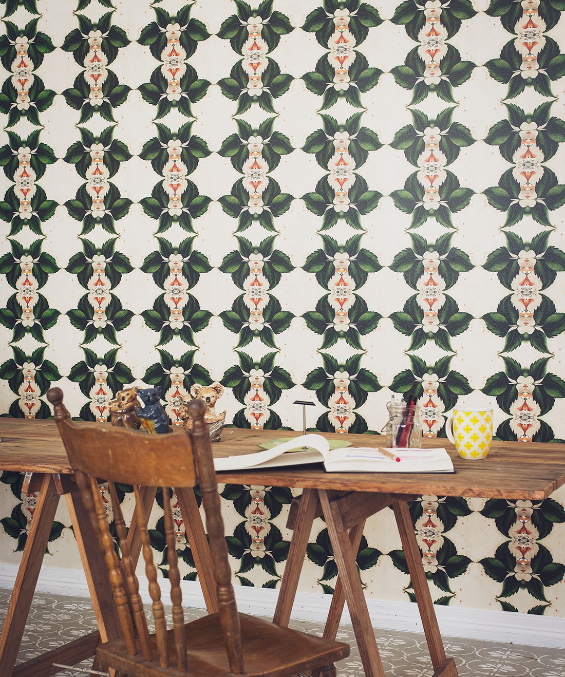 Euphemia 2 is an eclectic green Wallpaper