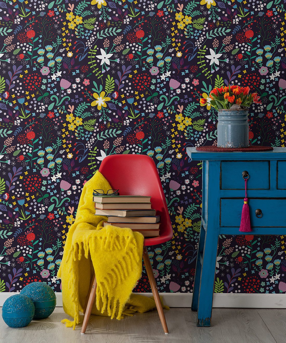 Friday floral is a modern floral wallpaper