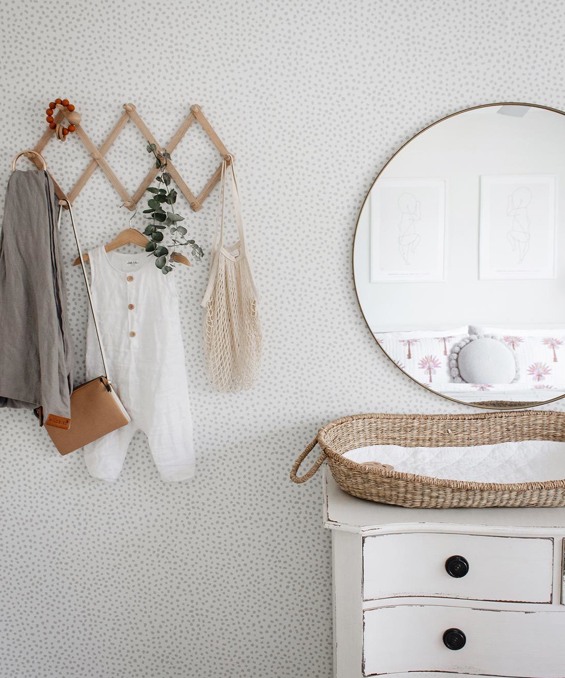 Huddy's Dots Wallpaper • Spotted Wallpaper • Grey • Milton & King 1