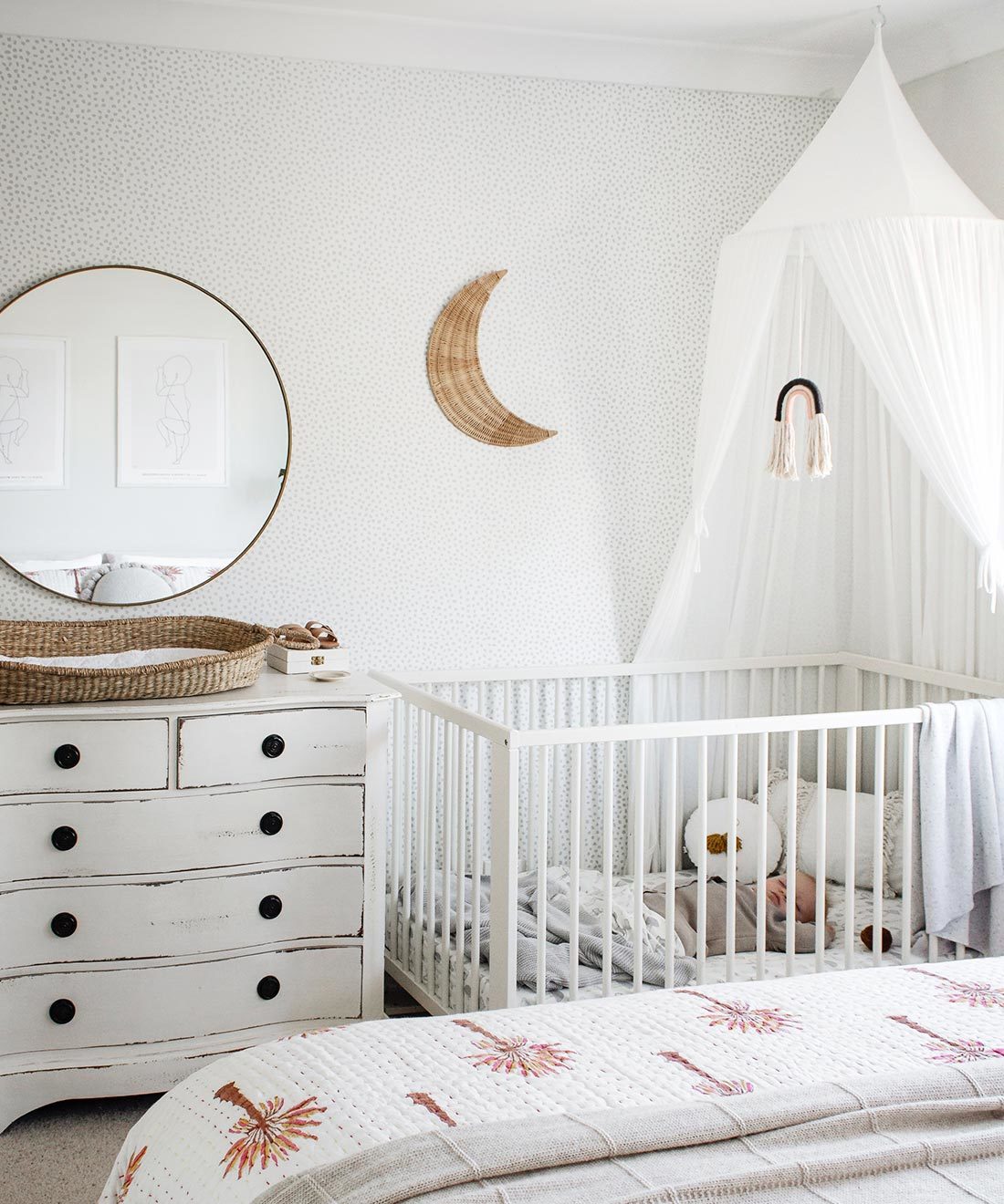 Huddy's Dots Wallpaper • Spotted Wallpaper • Grey • Milton & King 2