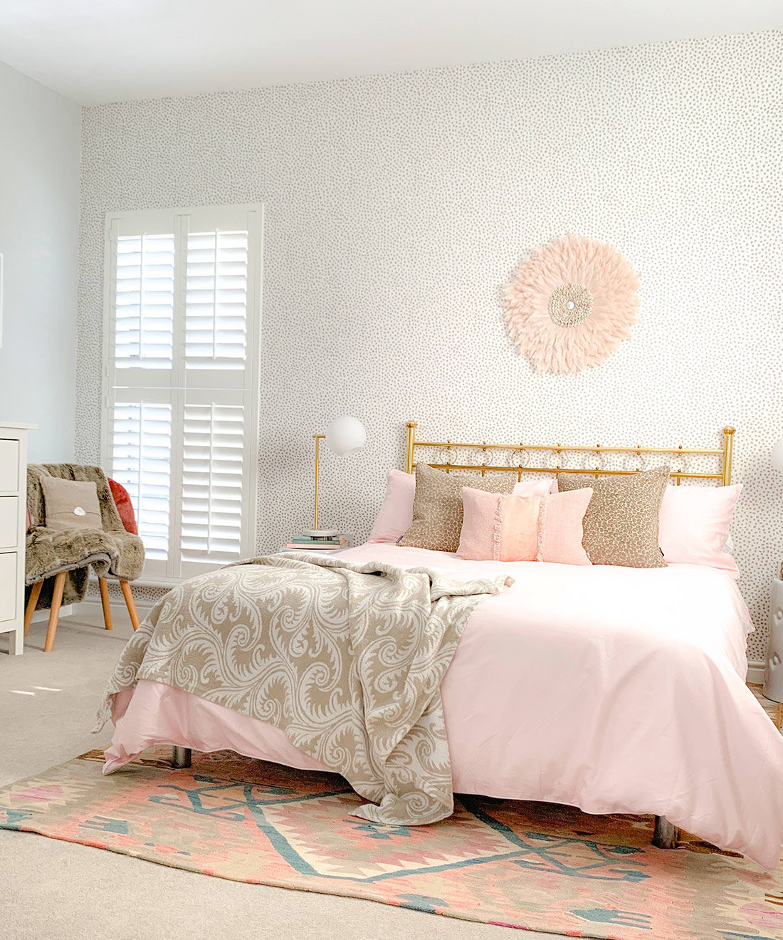 Huddy's Dots Wallpaper • Spotted Wallpaper • Taupe • Milton & King 3