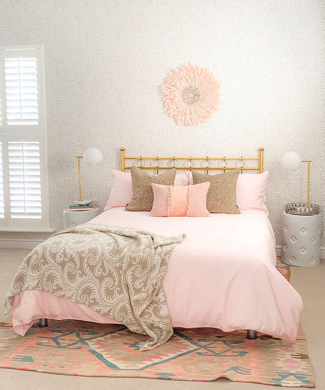 Huddy's Dots Wallpaper • Spotted Wallpaper • Taupe • Milton & King 2