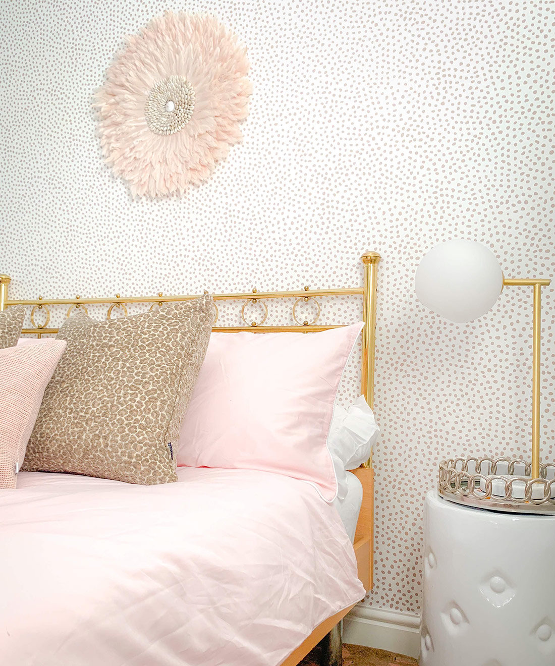 Huddy's Dots Wallpaper • Spotted Wallpaper • Taupe • Milton & King 1