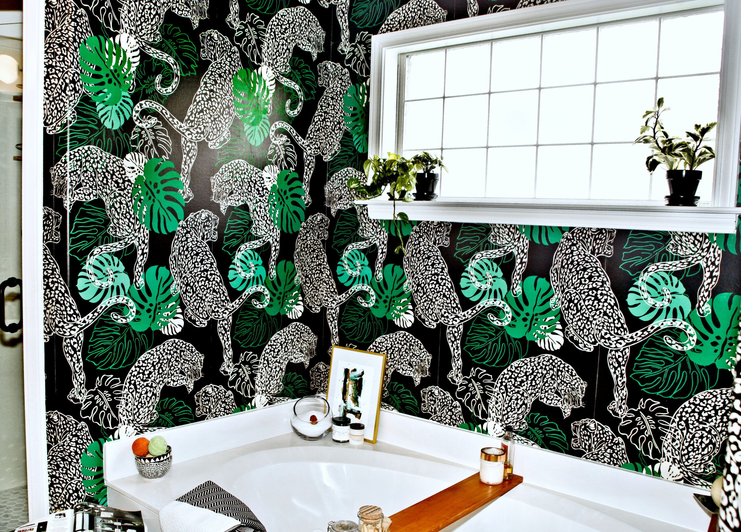 Leopard Wallpaper • Bathroom Wallpaper
