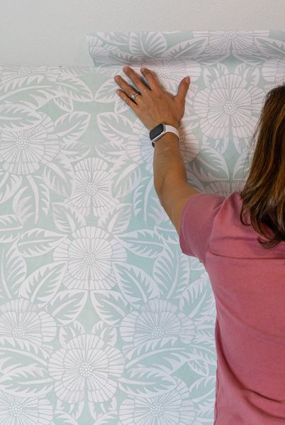Wallpaper Pattern Repeat • Installing Wallpaper • Calcutta Wallpaper • Bethany Linz • Crissy Baumann
