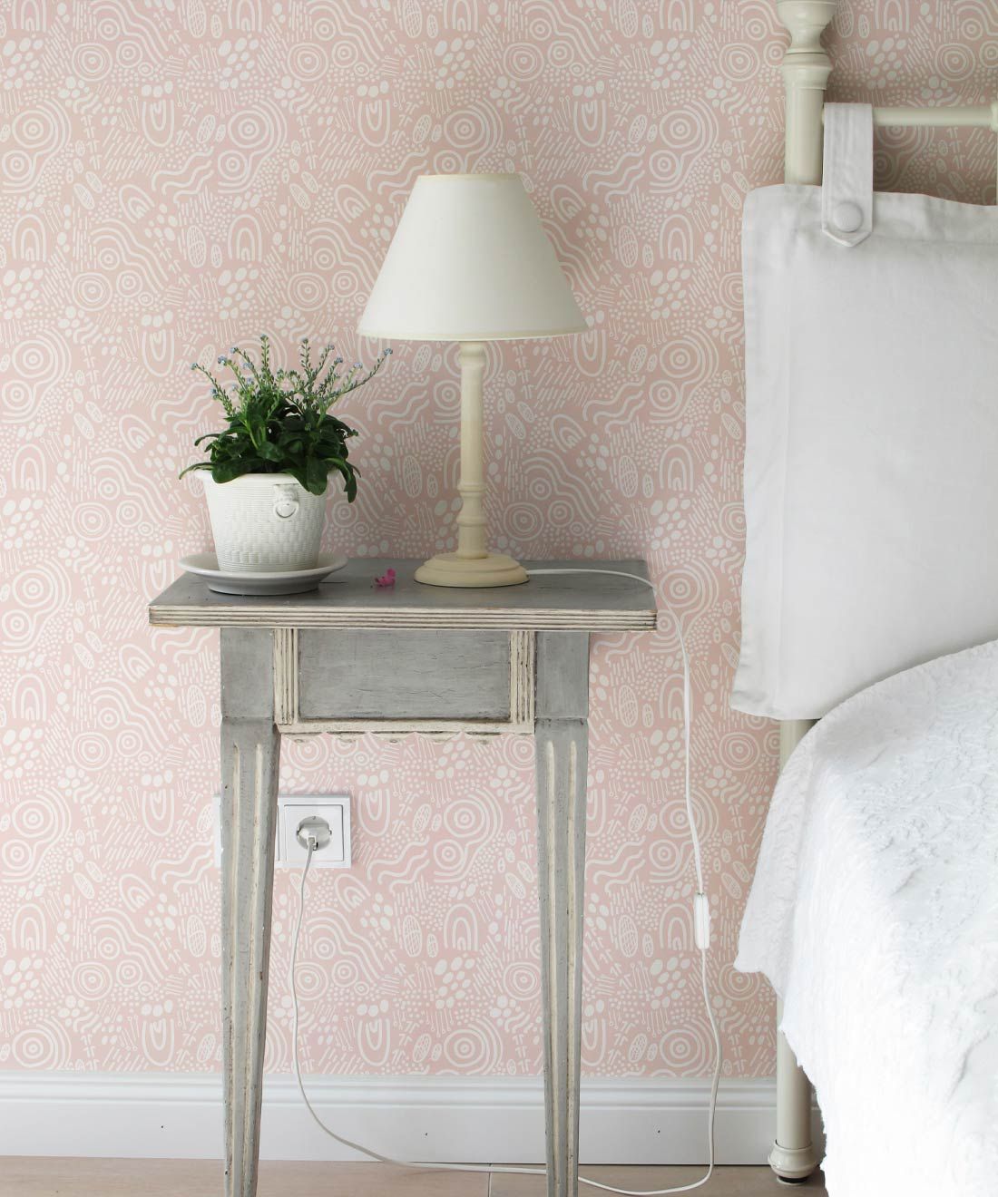 Landscapes Wallpaper • geometric • Pink & White • Insitu