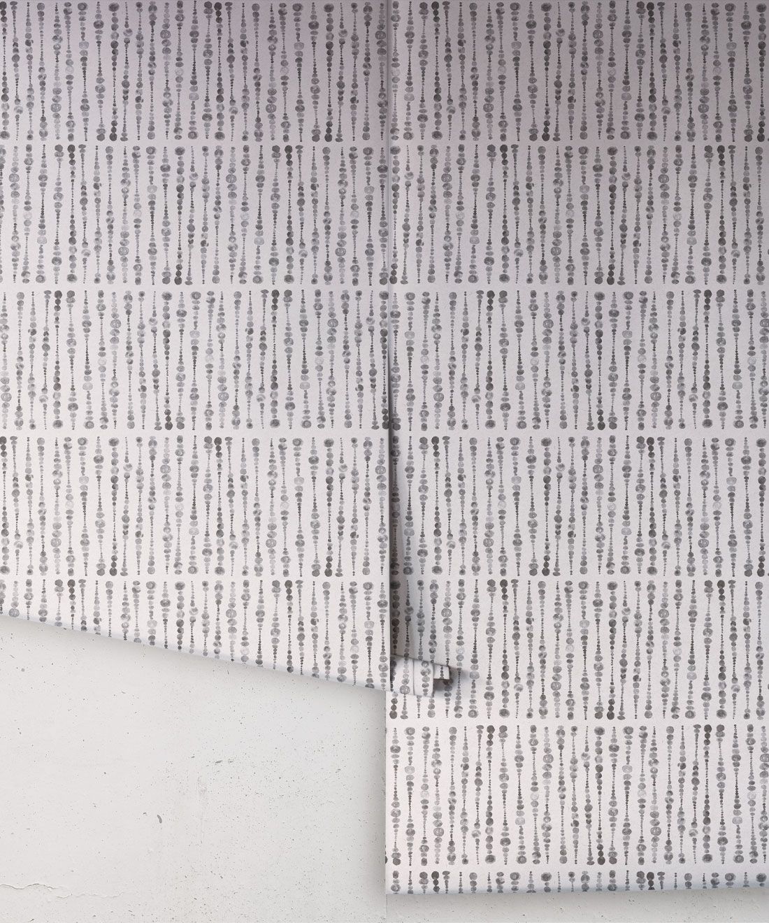 Cercles Deux Wallpaper • Charcoal White • Rolls