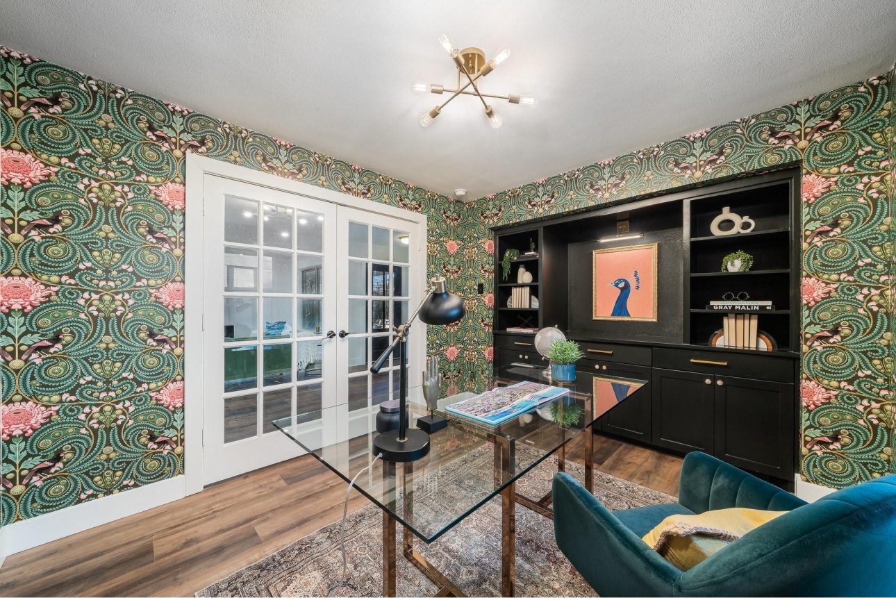 Huia & Chrysanthemum Wallpaper by Larimore Homes