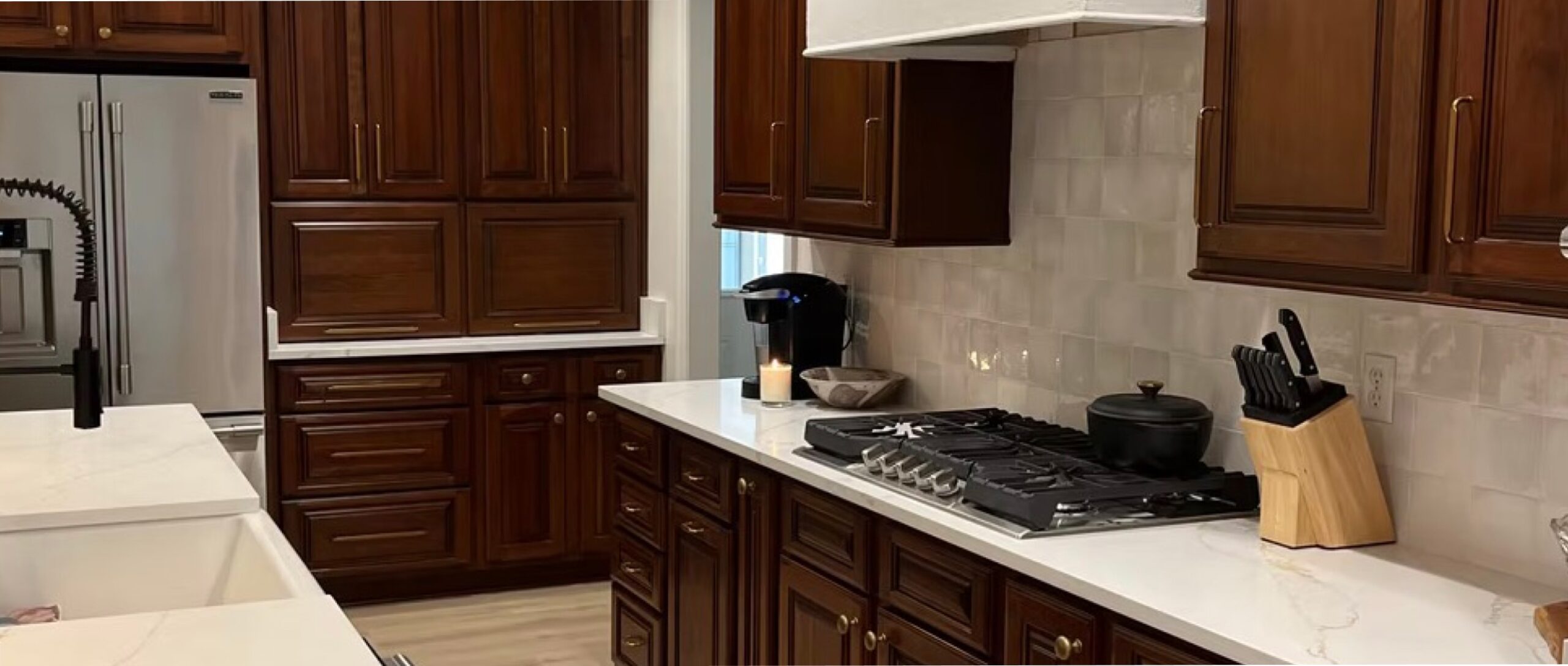 Classic Kitchen with dark wood cupboards