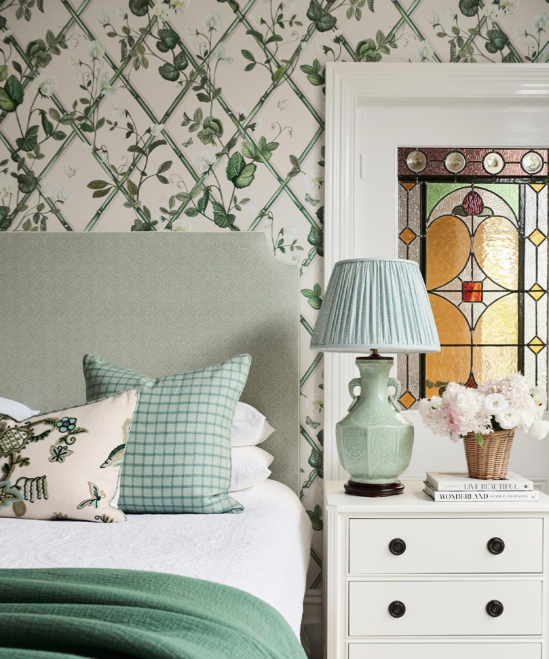 Climbing Sweet Pea Treillage Mural • Irish Linen • Insitu