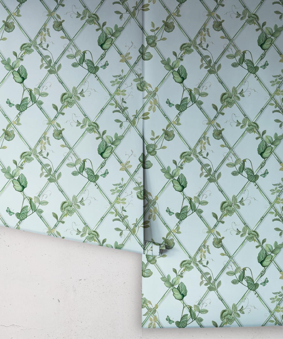 Petite Ivy Wallpaper • Light Provence • Rolls