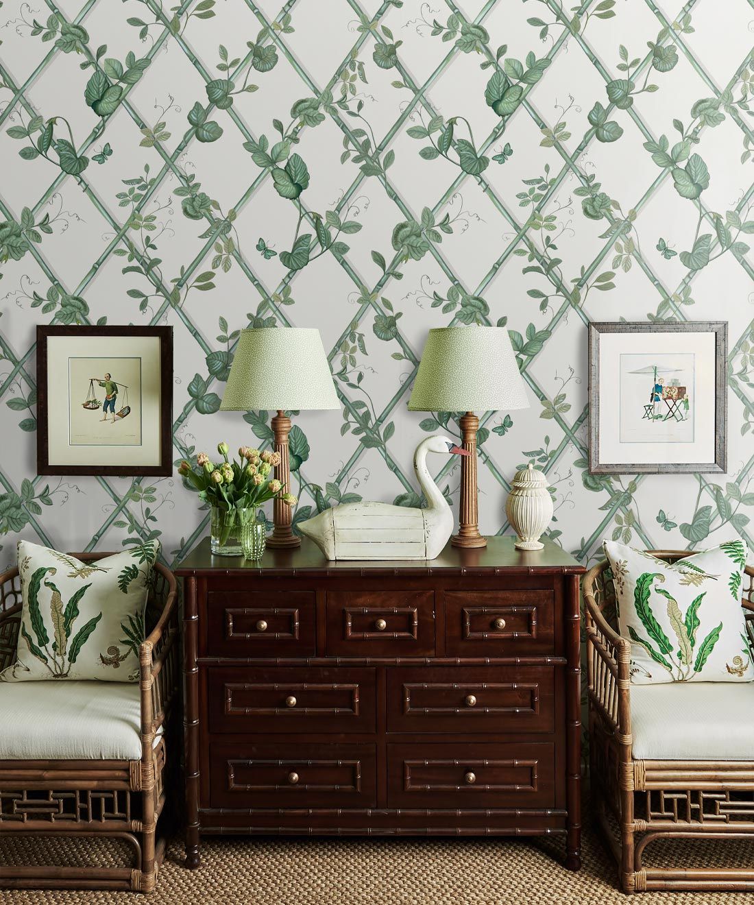 Grande Ivy Wallpaper • Irish Linen & Green • Insitu