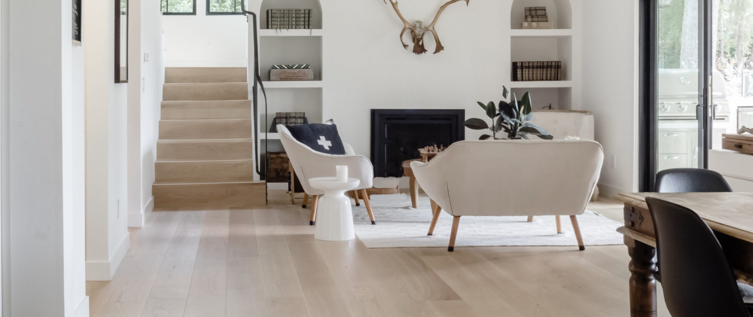 STONE & OAK INTERIOR • Living room