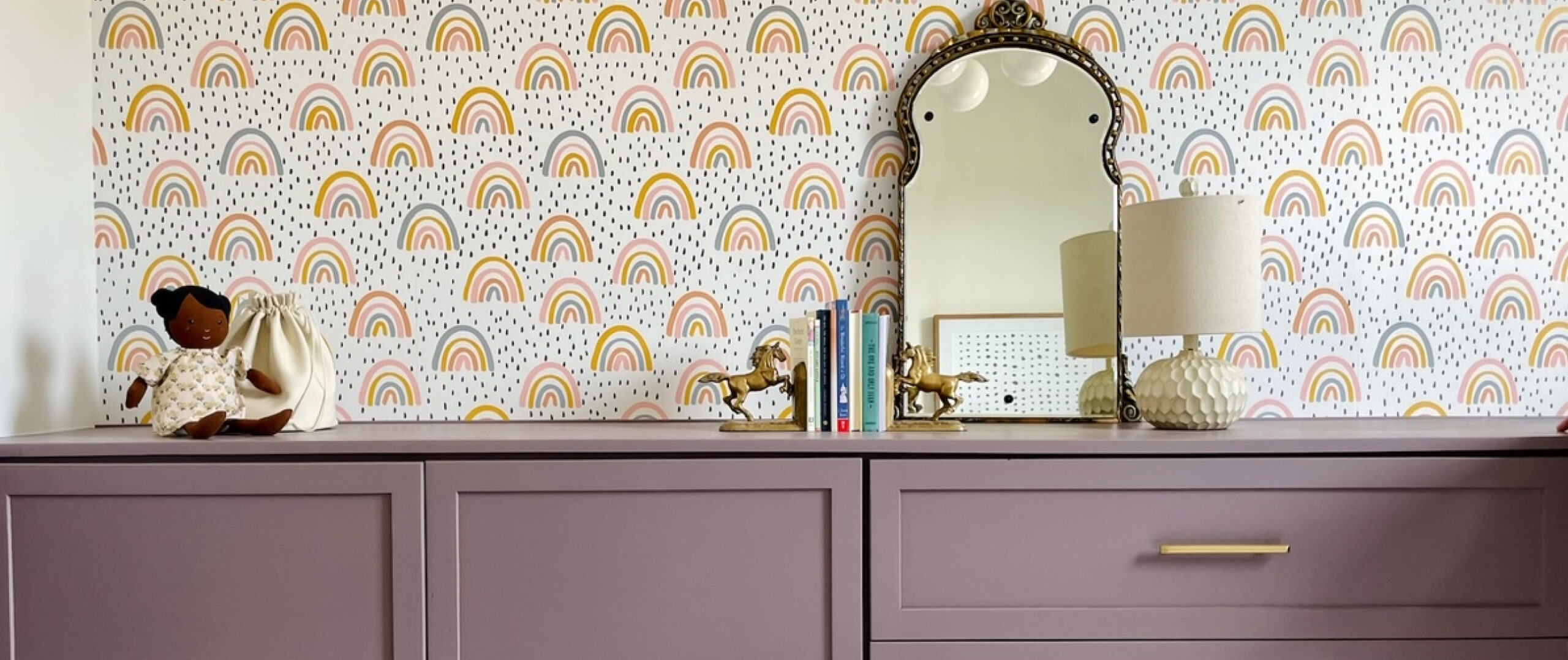 Reframed • Kids room • Rainbow wallpaper