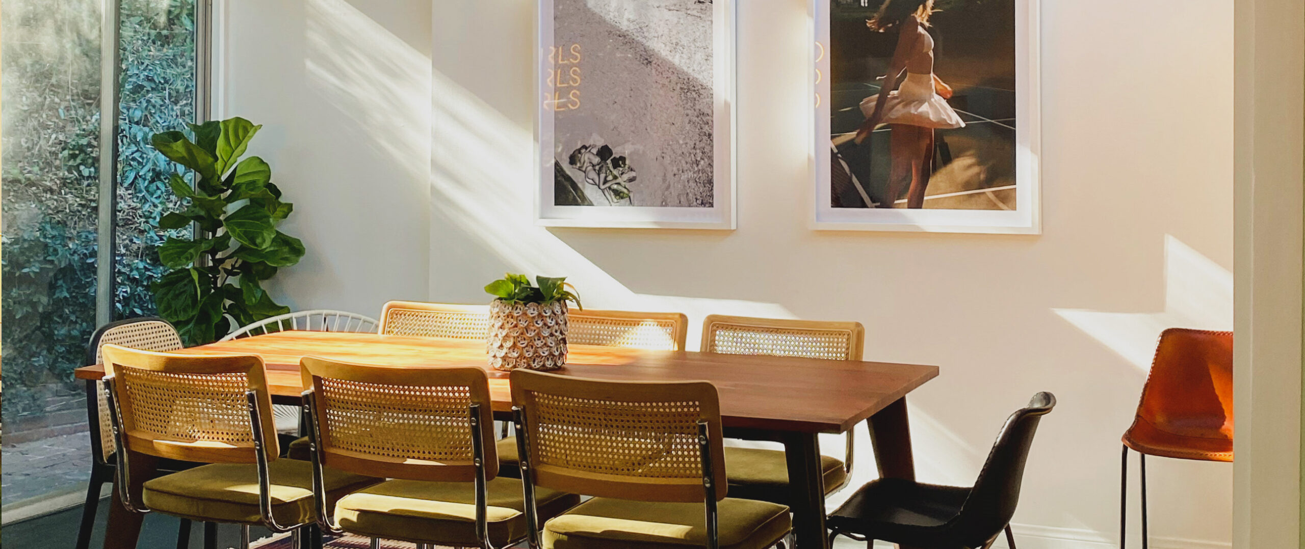 The Pretty Phoenix • Dining room