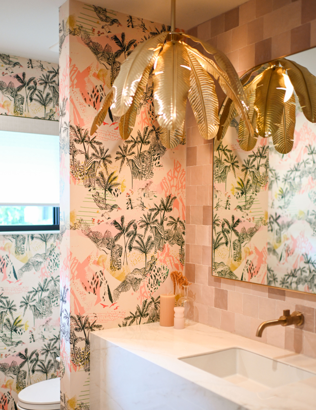 Queen Palm • Fun Tropical Wallpaper