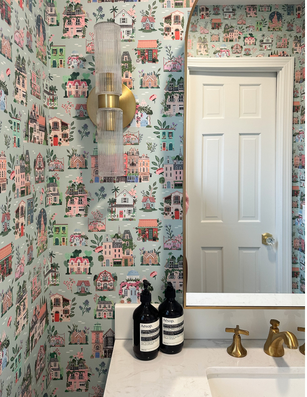 Around the world • Mint • Bathroom with gold accents