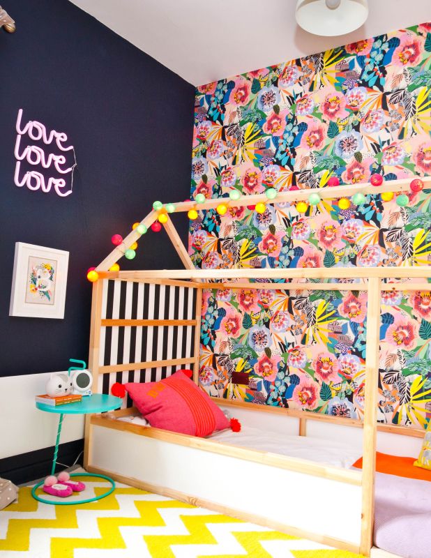 Summer Garden Wallpaper • Fun Colorful Kids Bedroom Wallpaper