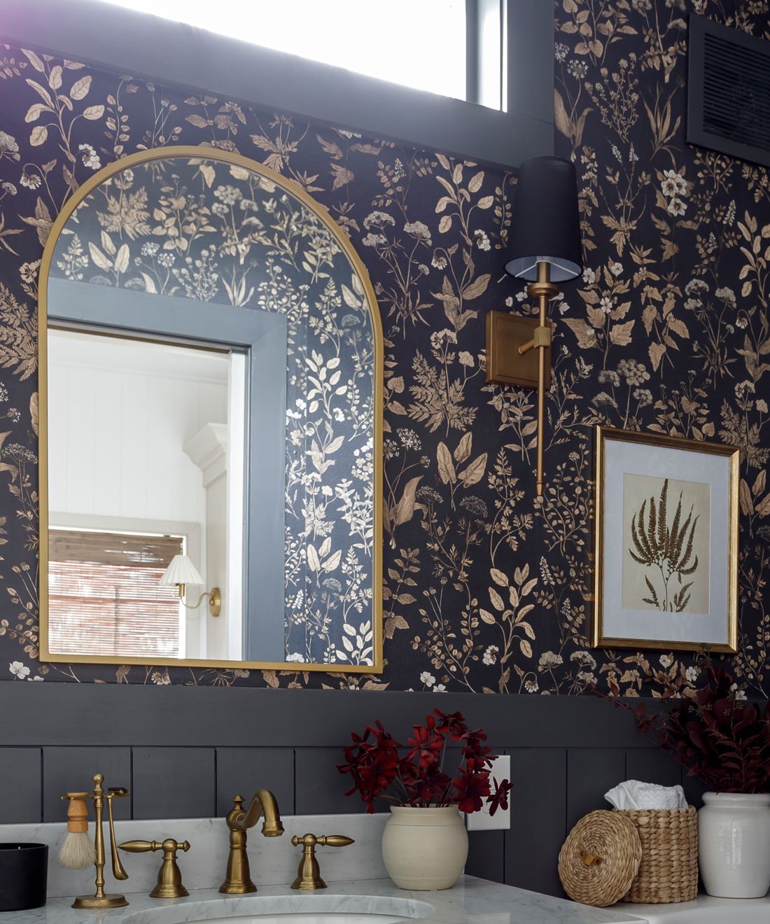 Herbarium Antique - Bathroom - Dark Academia blog