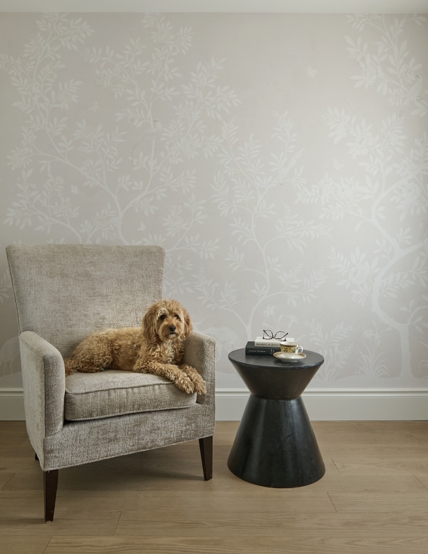 Grandiflora wallpaper in a soothing beige living room