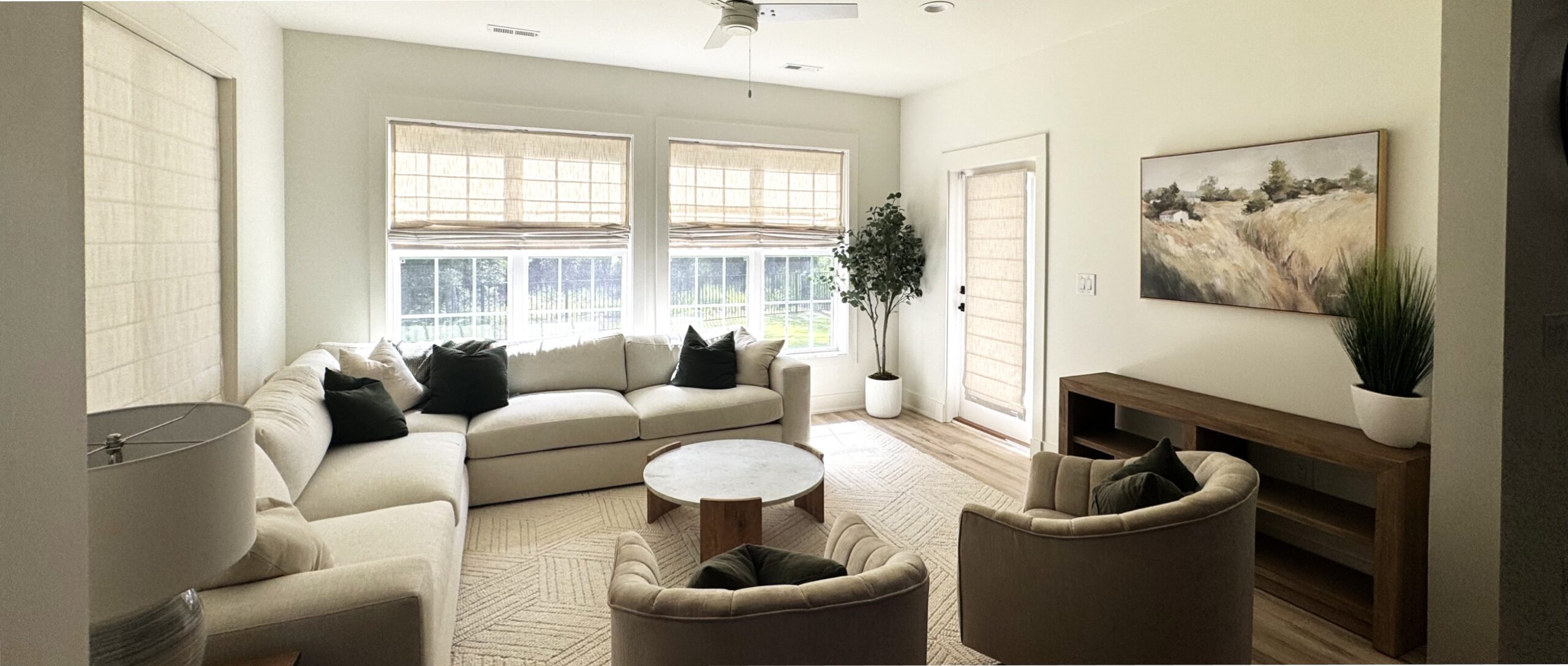 EFaith Studio Classic beige living room