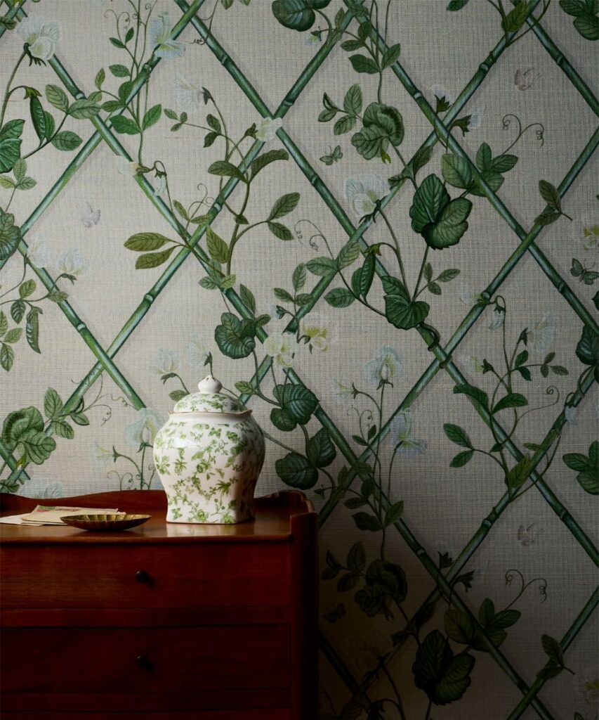 Petite Climbing Sweet Pea Grasscloth Wallpaper - Colorway: Irish Linen - Insitu