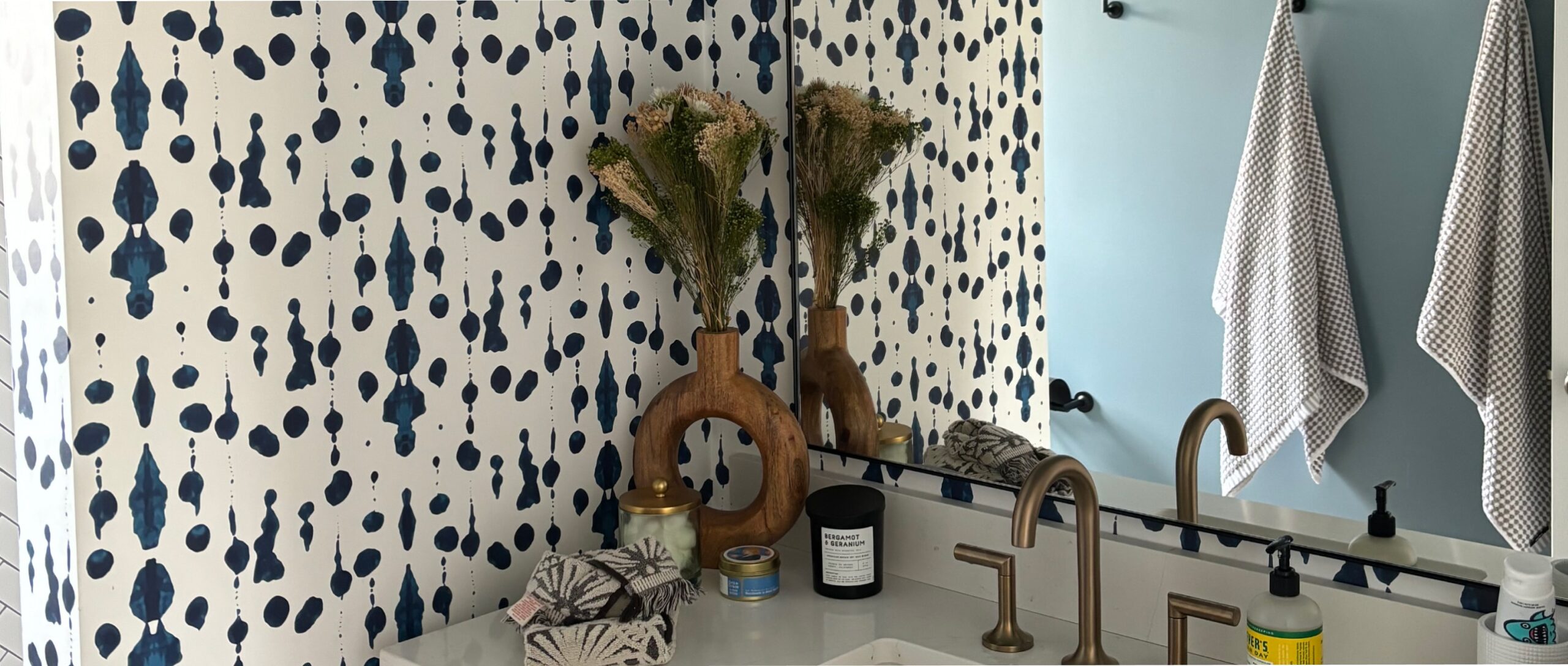 KA Wallcovering Wallpapered Bathroom